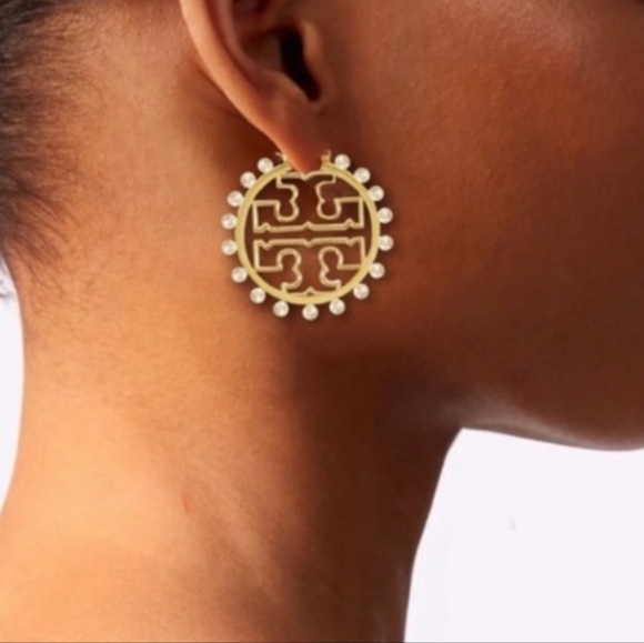 Tory Burch Gold Miller Wire Hoop Pearl Logo Earrings - Picture 2 of 6